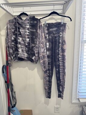 Young Fabulous & Broke Gray Tie-Dye Hoodie & High-Waist Joggers Set